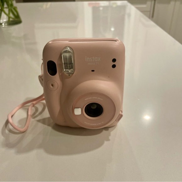 In perfect condition. Perfect for memorial pictures with friends and family! - Picture 2 of 2